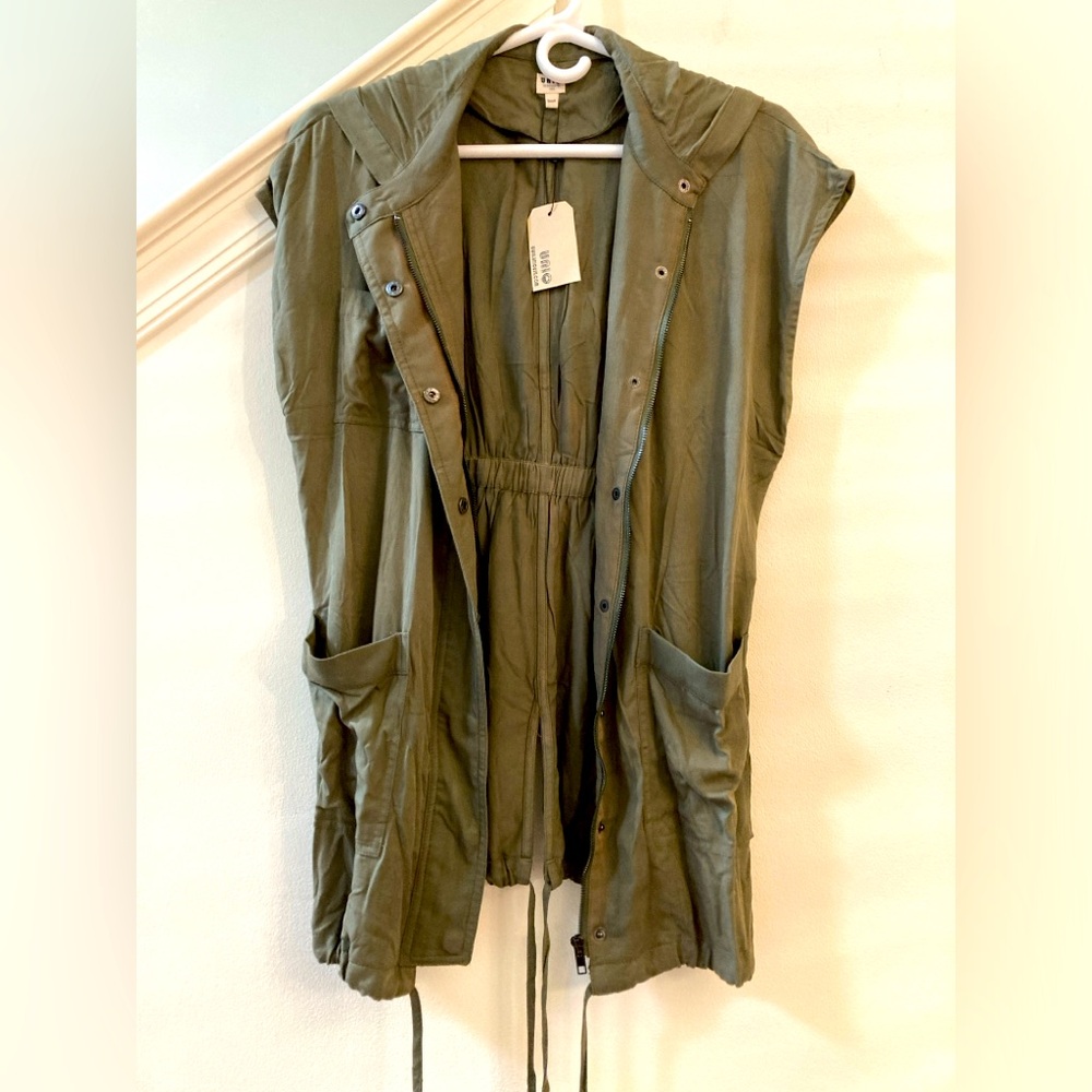 Army Green Lightweight Hooded Utility Vest with Pockets Size Small